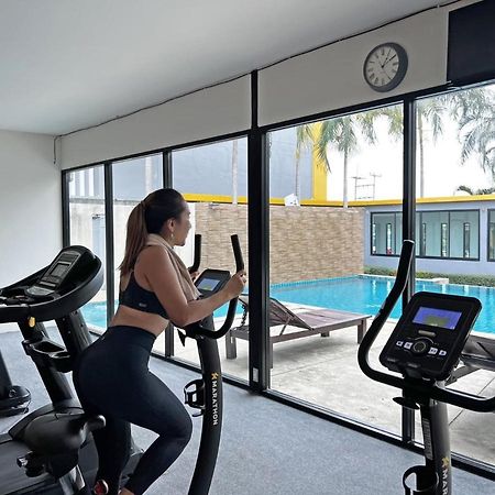 The Park 304 Executive Serviced Apartment Si Maha Phot Buitenkant foto