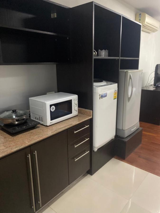 The Park 304 Executive Serviced Apartment Si Maha Phot Buitenkant foto