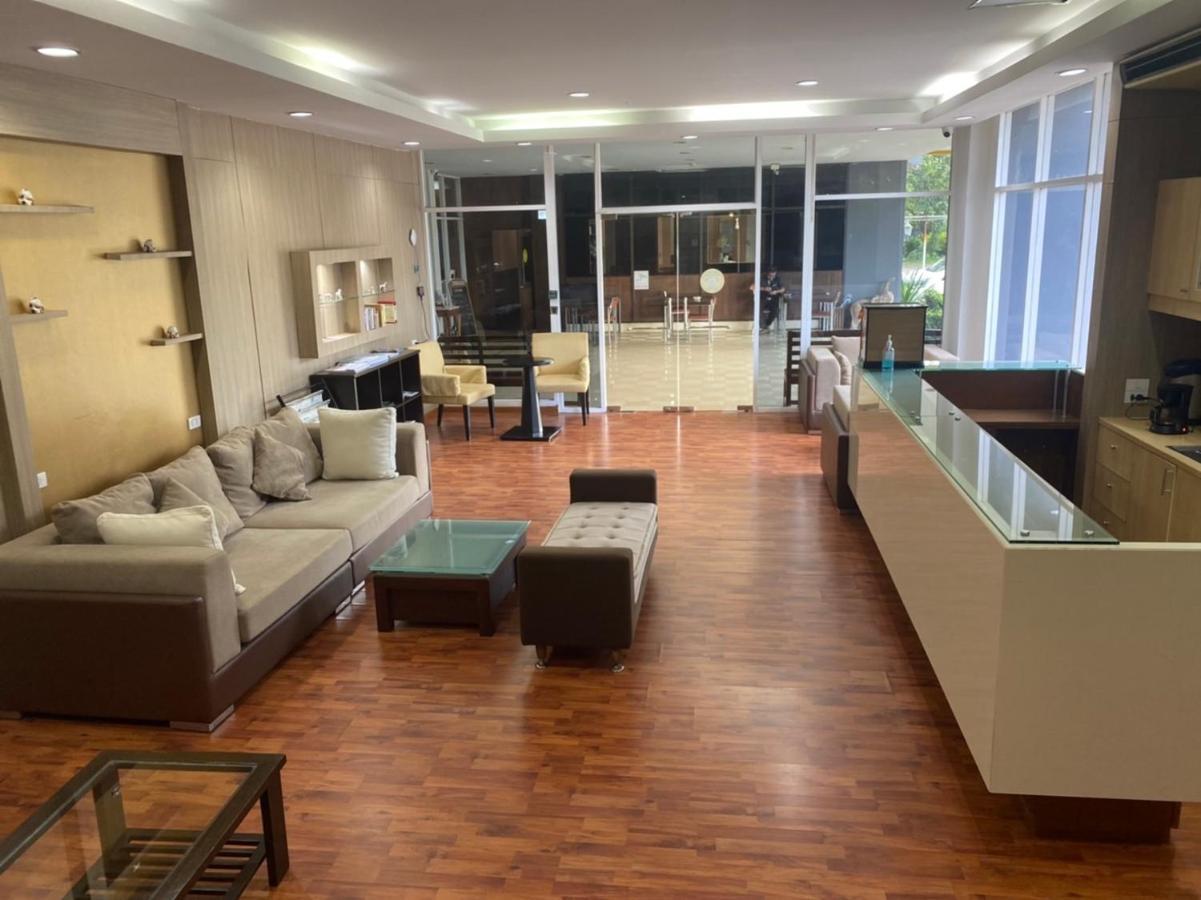The Park 304 Executive Serviced Apartment Si Maha Phot Buitenkant foto