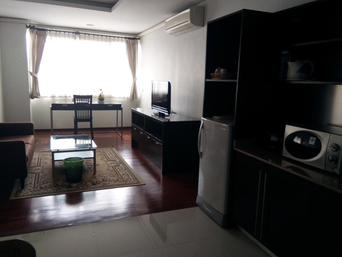 The Park 304 Executive Serviced Apartment Si Maha Phot Buitenkant foto